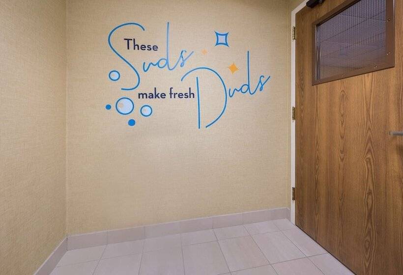 בית מלון כפרי Sonesta Select Detroit Auburn Hills