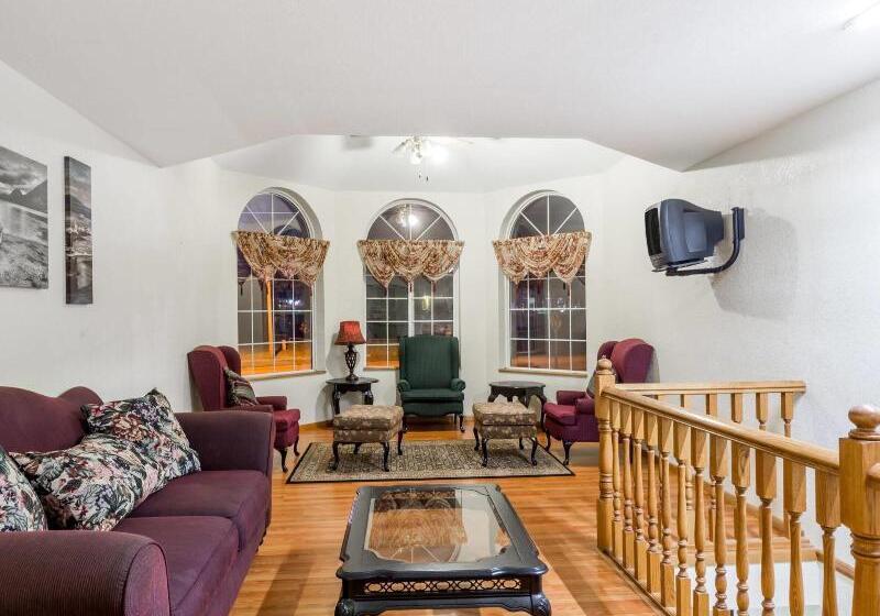 Отель Super 8 By Wyndham Arkansas City Ks