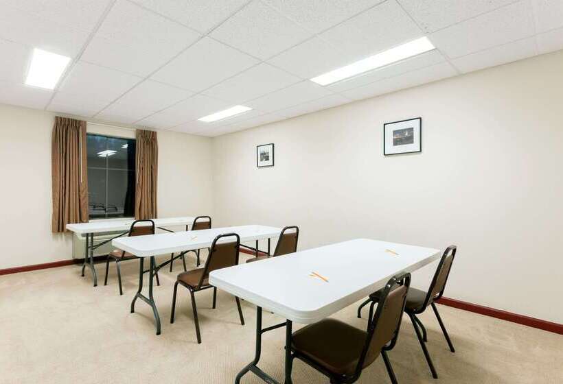 호텔 Super 8 By Wyndham Beaver Falls