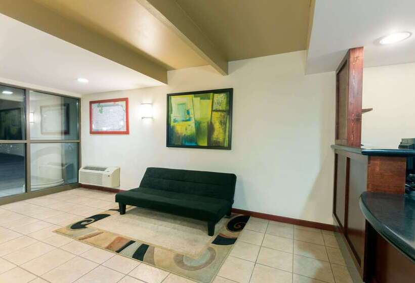 호텔 Super 8 By Wyndham Beaver Falls