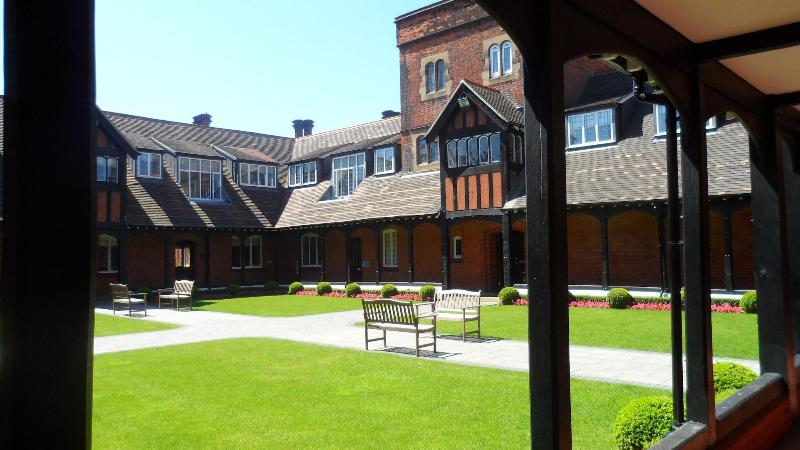 Отель The Pillar