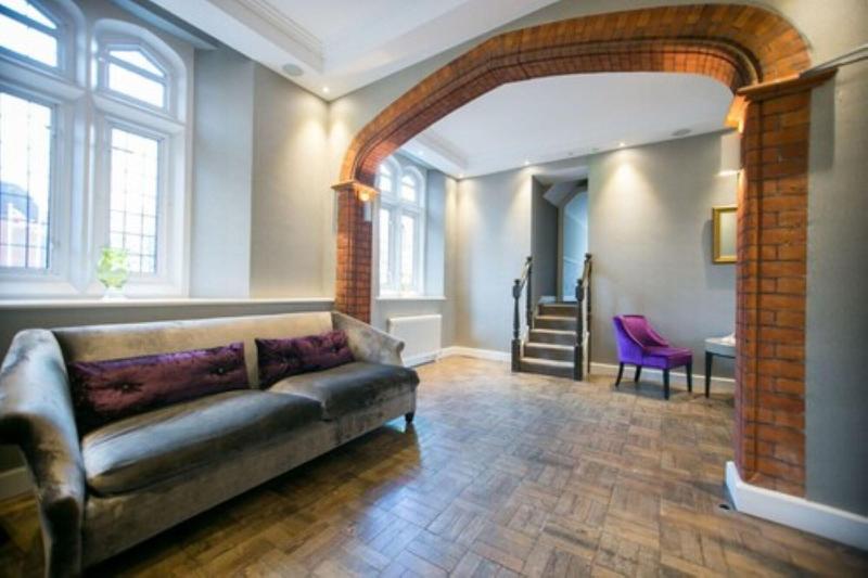 Отель The Pillar