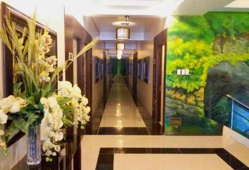 فندق Urban Manor