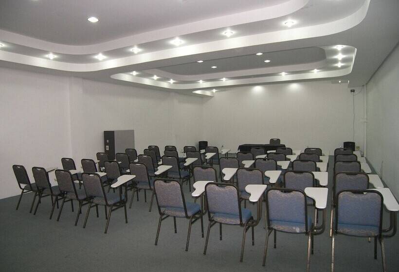 Отель Verdes Vales Lazer