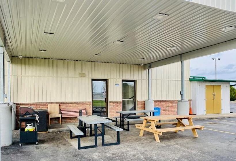 فندق Wallaceburg Inn