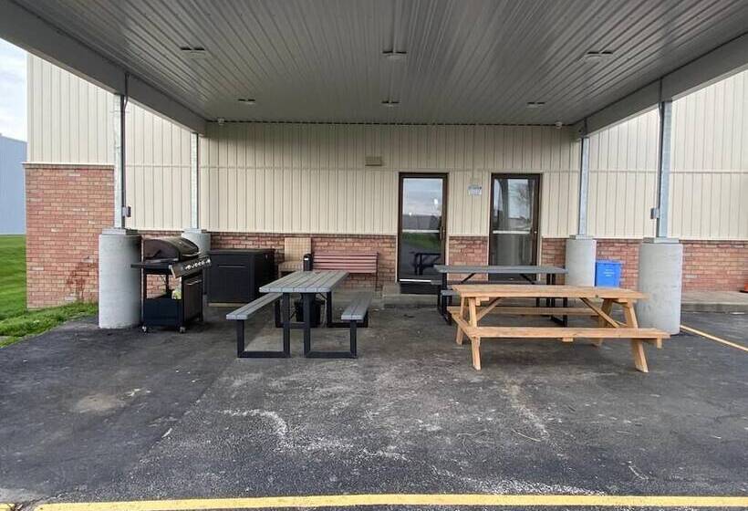 فندق Wallaceburg Inn