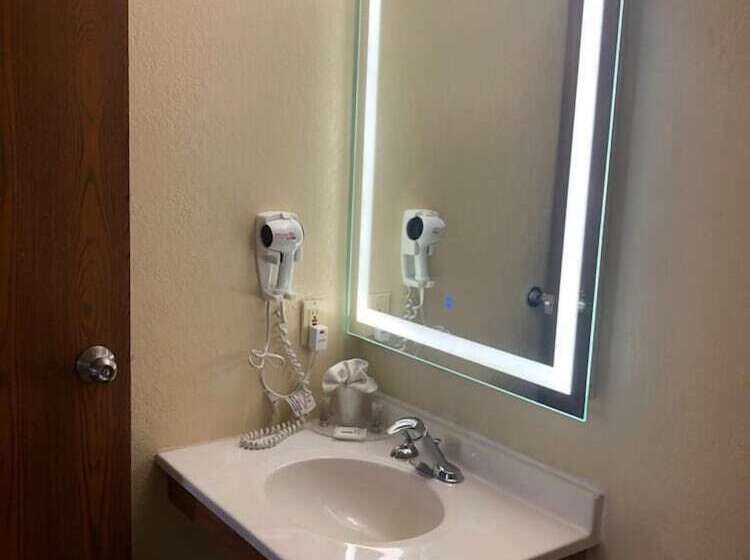 فندق Wallaceburg Inn