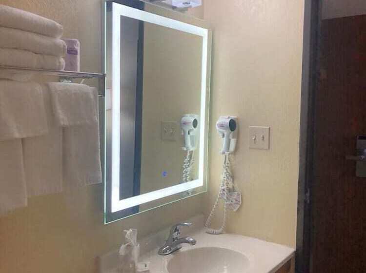 فندق Wallaceburg Inn