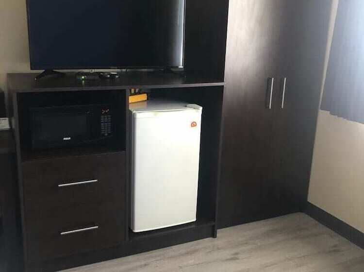 فندق Wallaceburg Inn