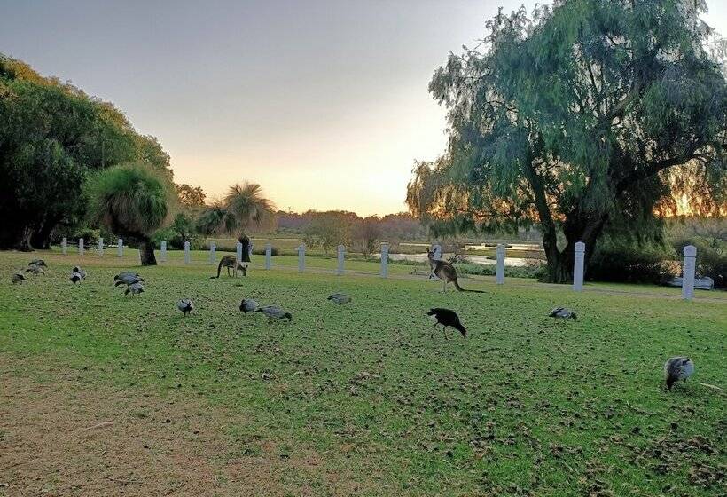 בית מלון כפרי Yanchep Inn