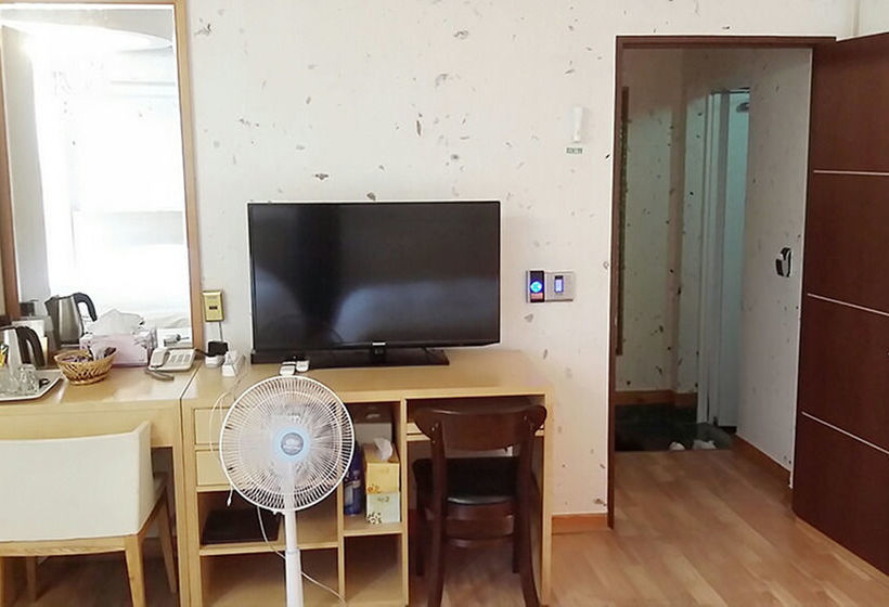 בית מלון כפרי Jeonju Tourist