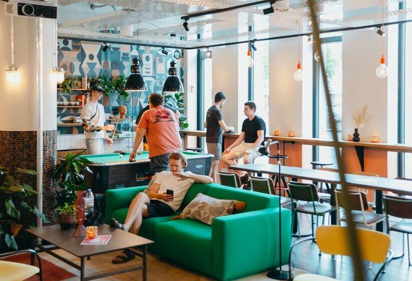 مسافرخانه Generator Berlin Alexanderplatz