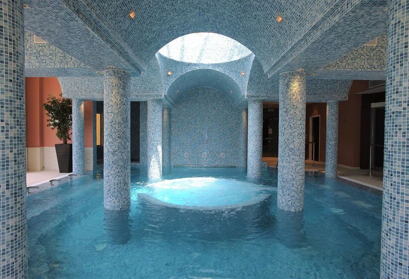 St George Beach Hotel & Spa Resort