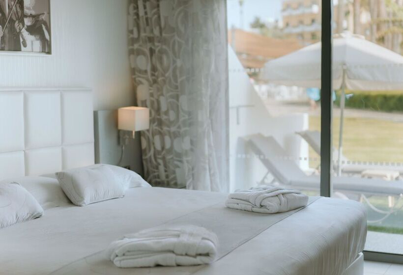 St George Beach Hotel & Spa Resort