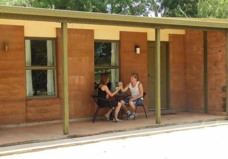 Territory Manor Motel & Caravan Park