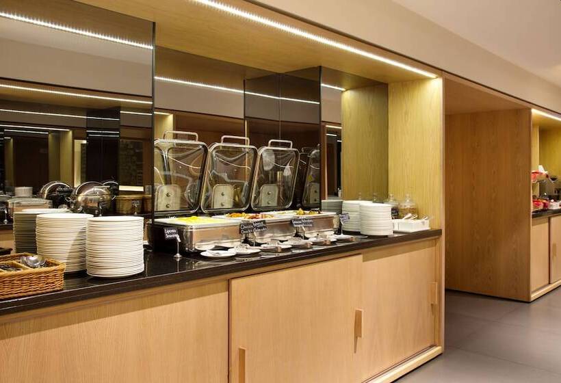 Azimut Hotel Tulskaya Moscow