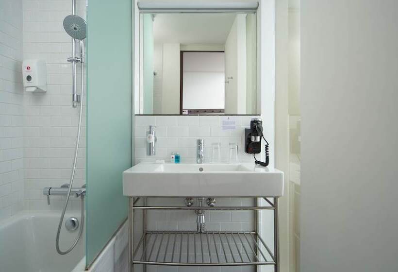 Azimut Hotel Tulskaya Moscow