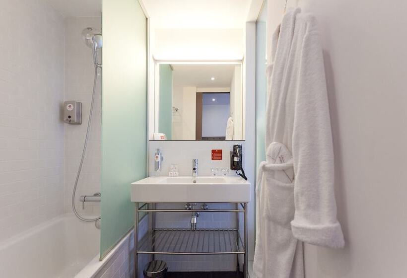 Azimut Hotel Tulskaya Moscow