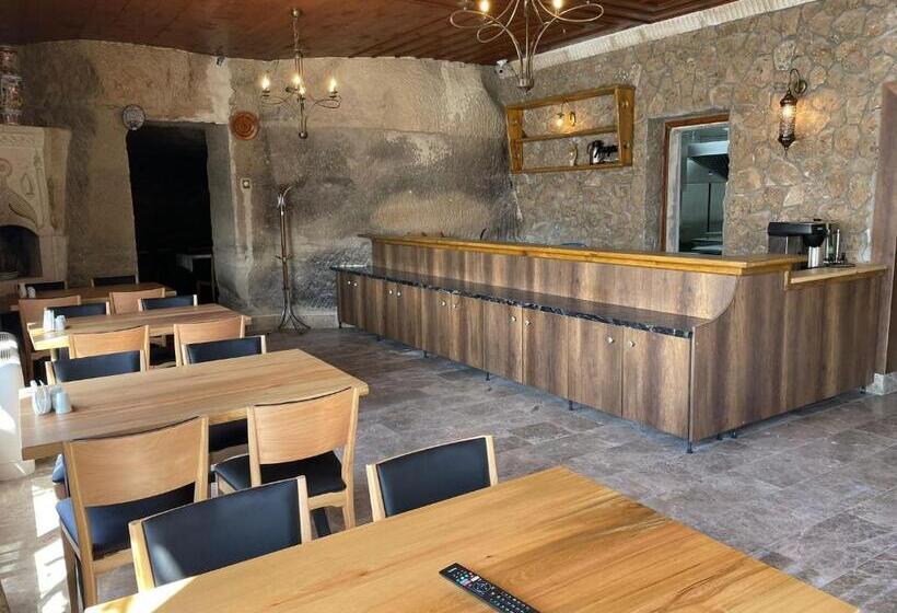 Cave Hotel Saksagan