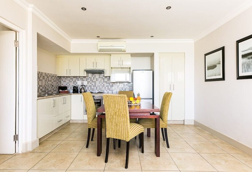 Harbour House Hotel   Harbour Square