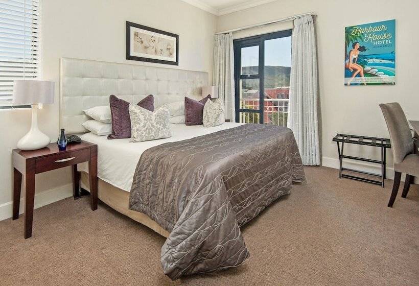 Harbour House Hotel   Harbour Square