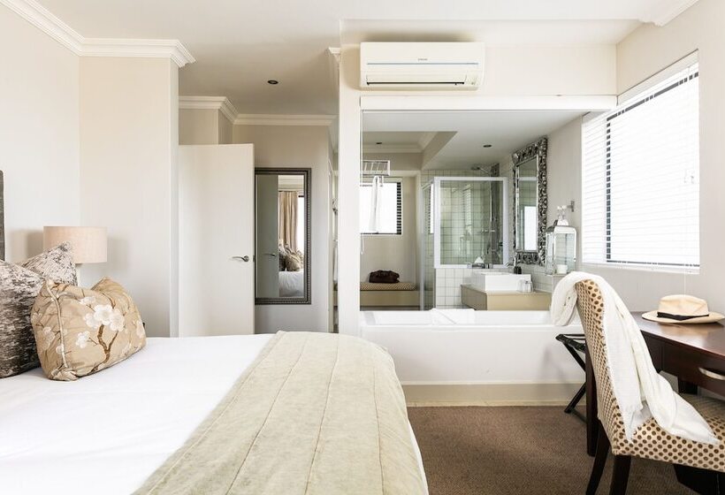 Harbour House Hotel   Harbour Square