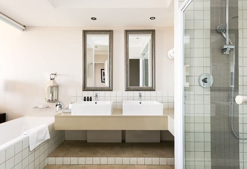 Harbour House Hotel   Harbour Square