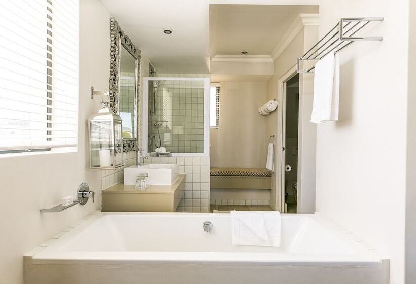 Harbour House Hotel   Harbour Square