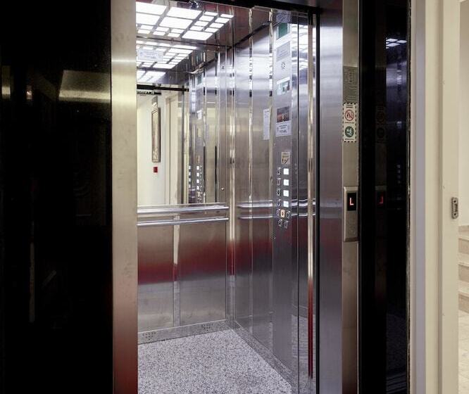 Albinas Hotel Old City