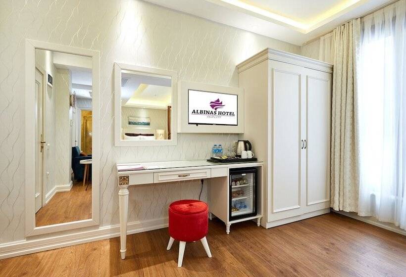 Albinas Hotel Old City