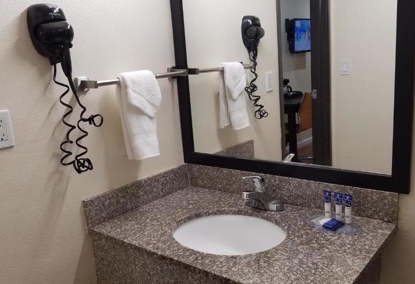 Отель Americas Best Value Inn & Suites Escondido