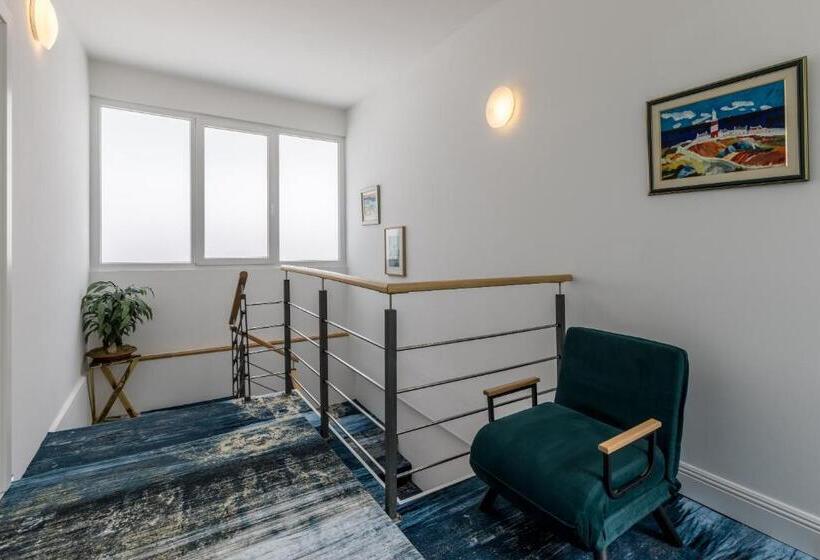 Hotel Annex Building Of Art