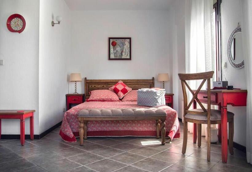 Отель Artemis Selcuk Suites