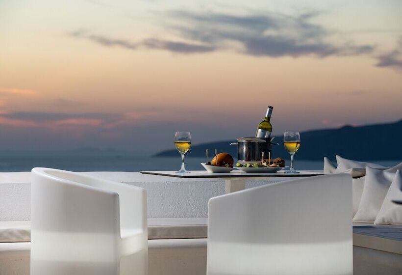 Отель Avant Garde Suites