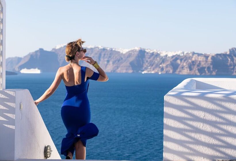 Отель Avant Garde Suites