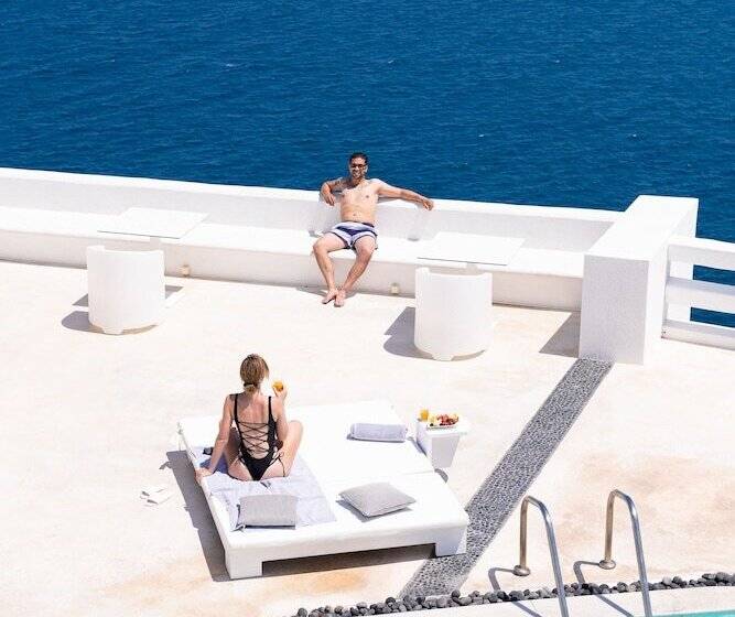 Отель Avant Garde Suites