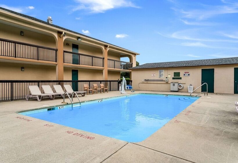 فندق Quality Inn North