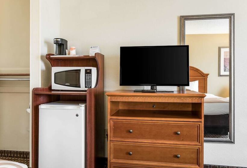 فندق Quality Inn North