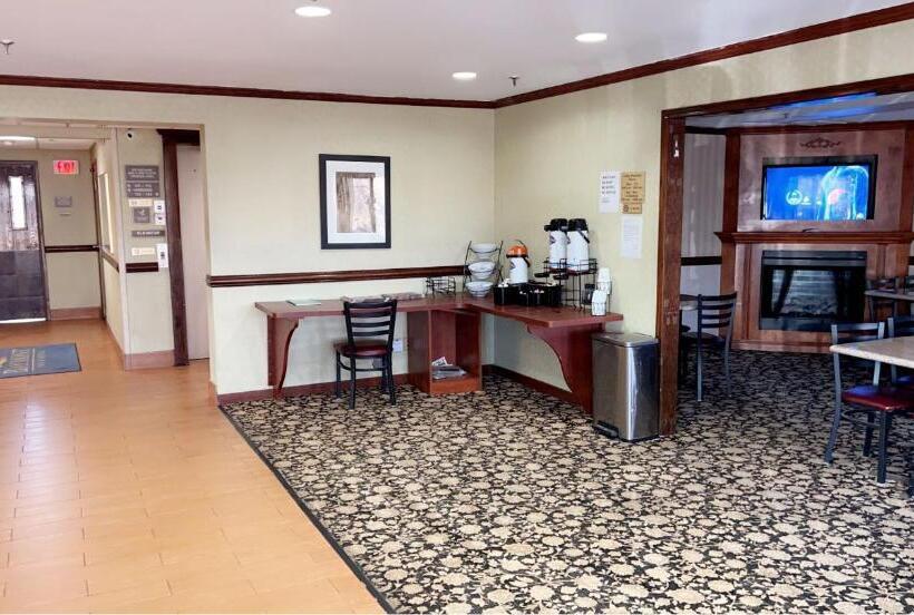 فندق Baymont By Wyndham Battle Creek/i94