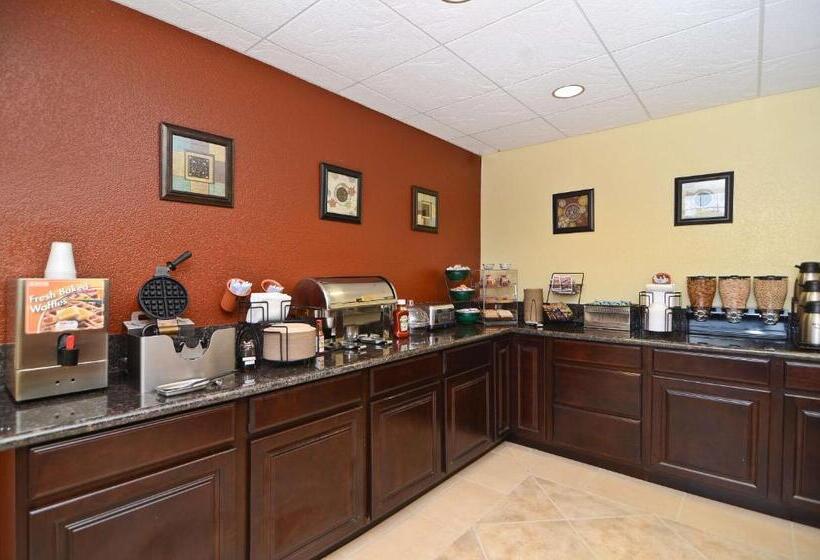 בית מלון כפרי Best Western California City Inn & Suites