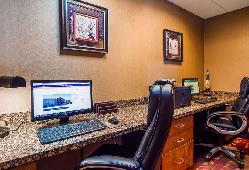 فندق Best Western Plus Carousel Inn & Suites Burlington