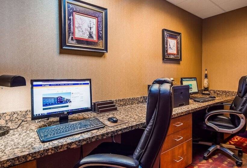 فندق Best Western Plus Carousel Inn & Suites Burlington