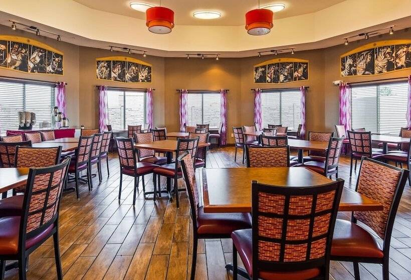 فندق Best Western Plus Carousel Inn & Suites Burlington