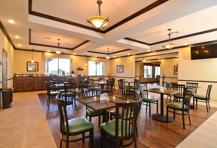 ホテル Best Western Plus Emory At Lake Fork Inn & Suites