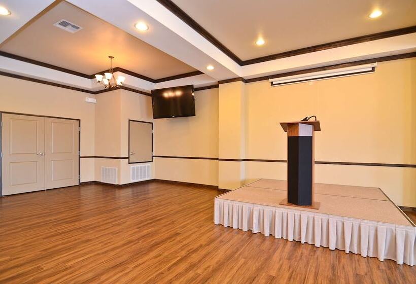 ホテル Best Western Plus Emory At Lake Fork Inn & Suites