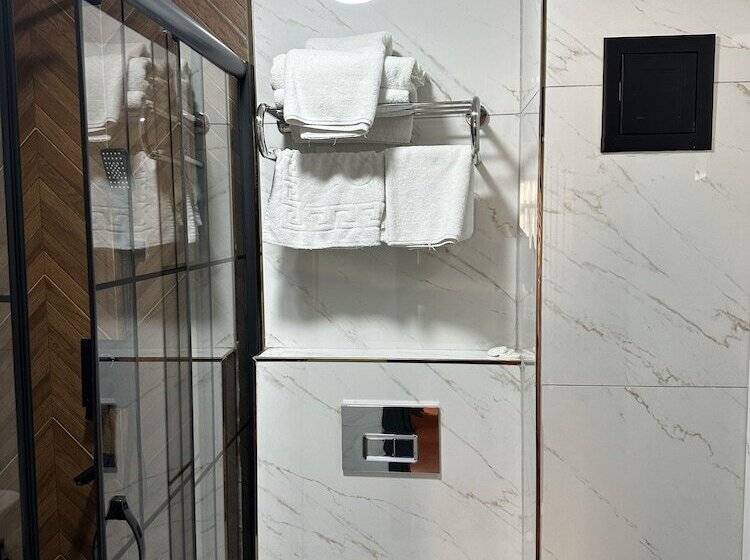 Blue Tuana Hotel Old City