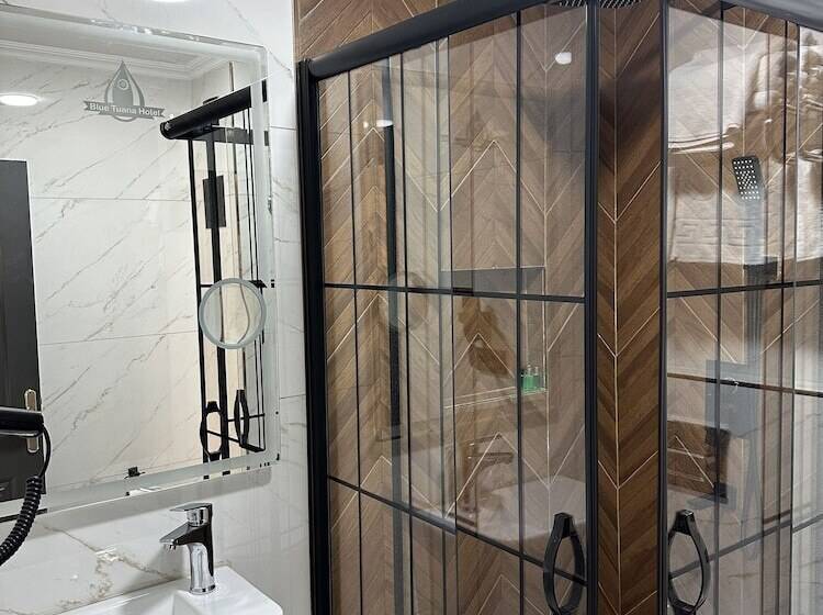 Blue Tuana Hotel Old City