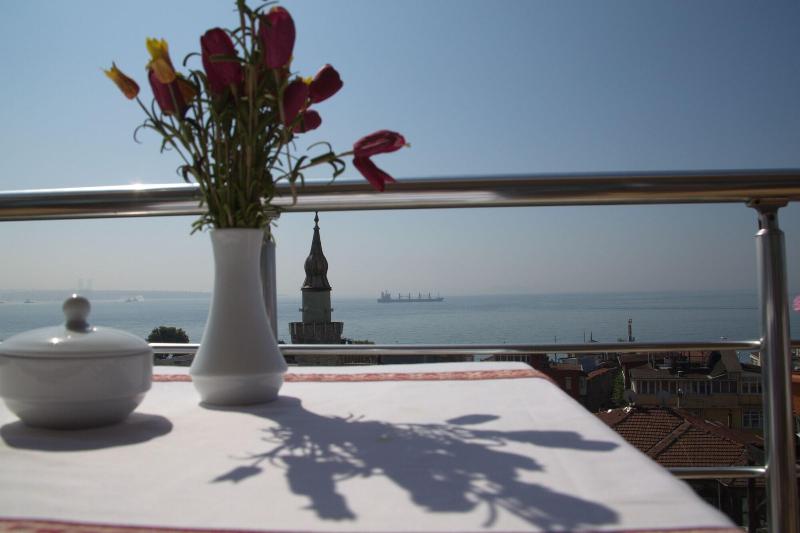 Blue Tuana Hotel Old City