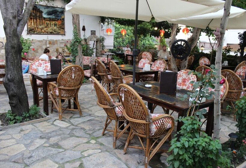 هتل Boomerang Guest House