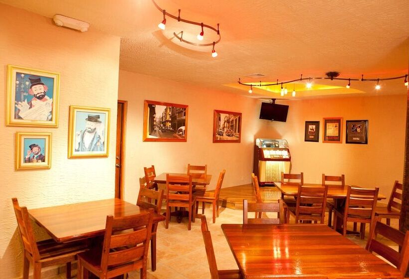 酒店 Clarion Suites Roatan At Pineapple Villas